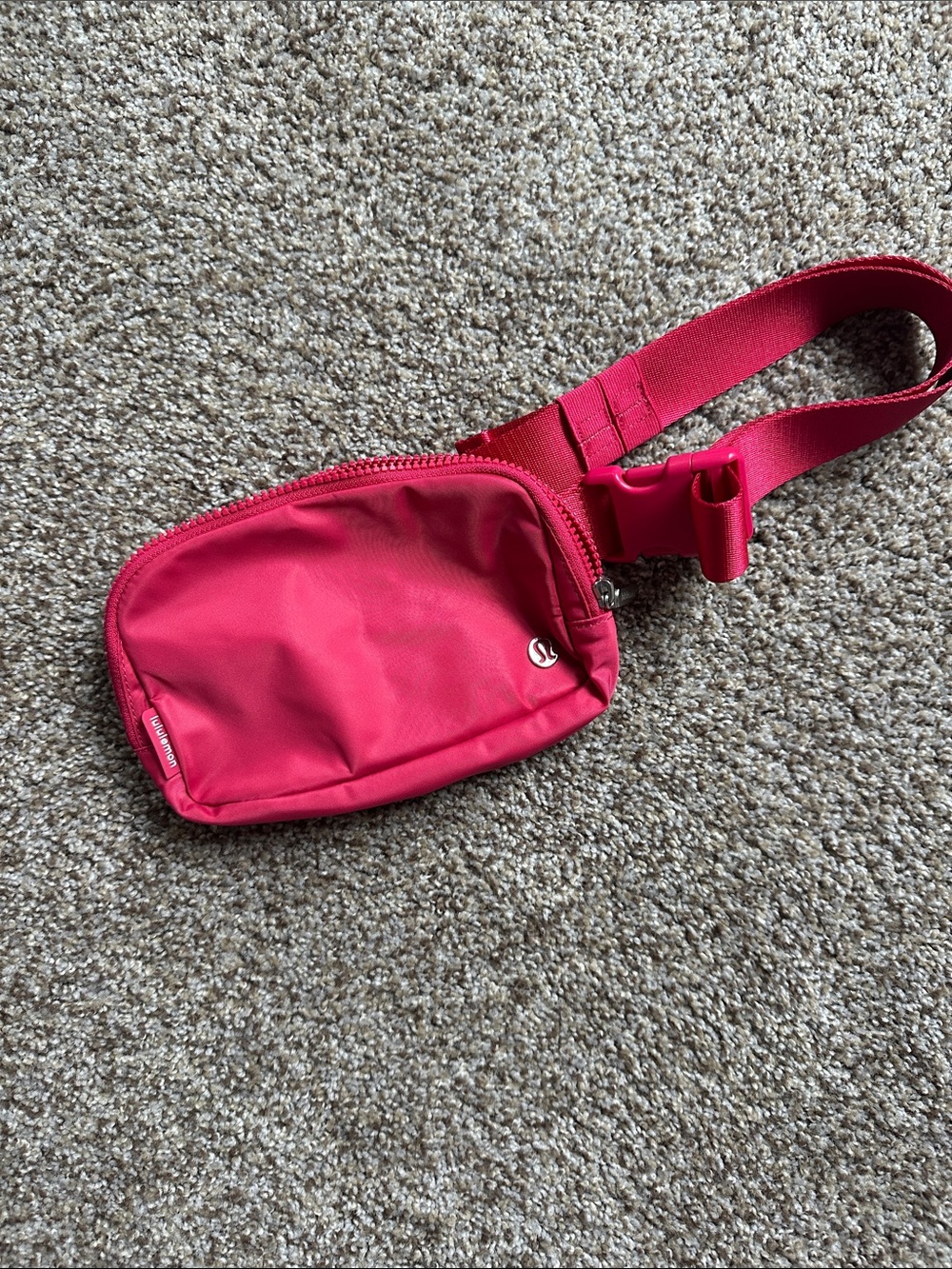lululemon athletica Small Crossbody Belt Bag - Bright Pink